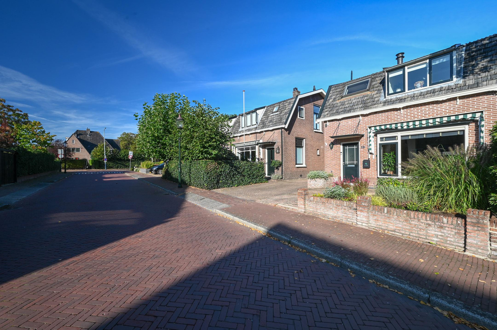 Twee-onder-één-kap te koop: Tuinstraat 18, Huizen