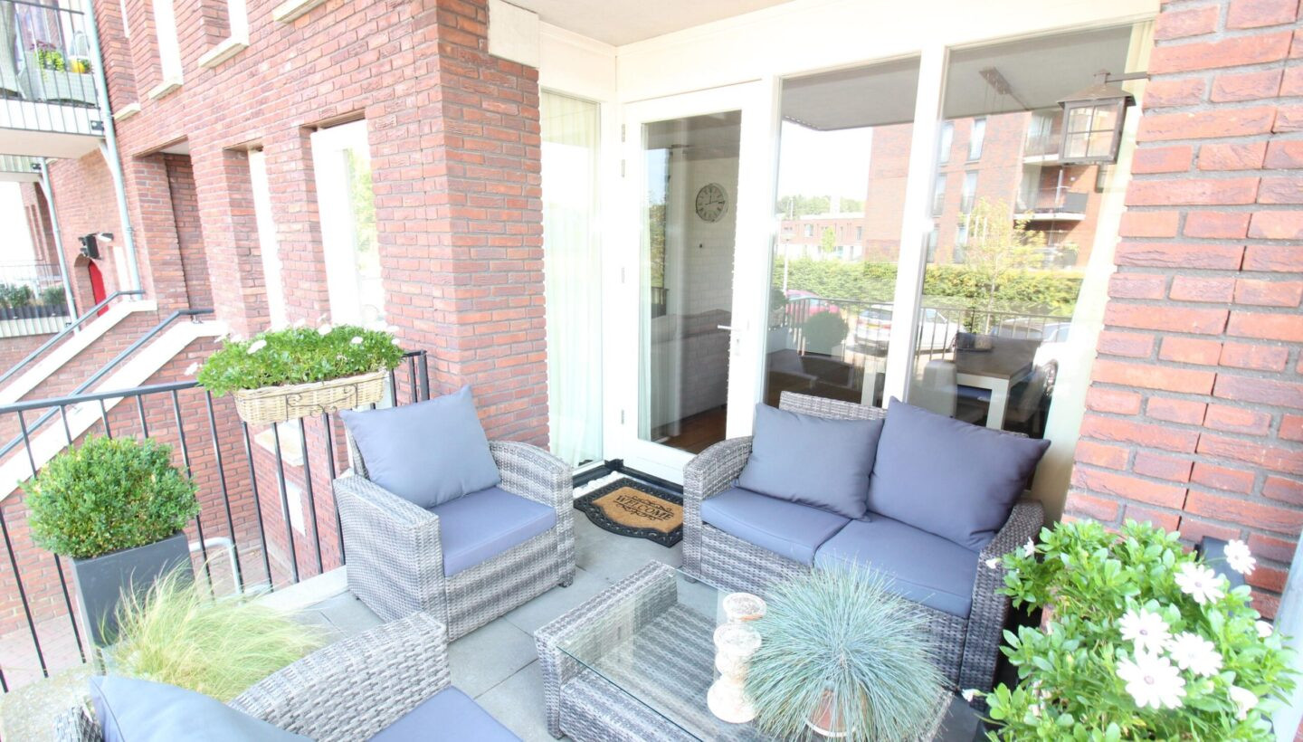 Appartement te koop: IJsbaankade 15, Huizen