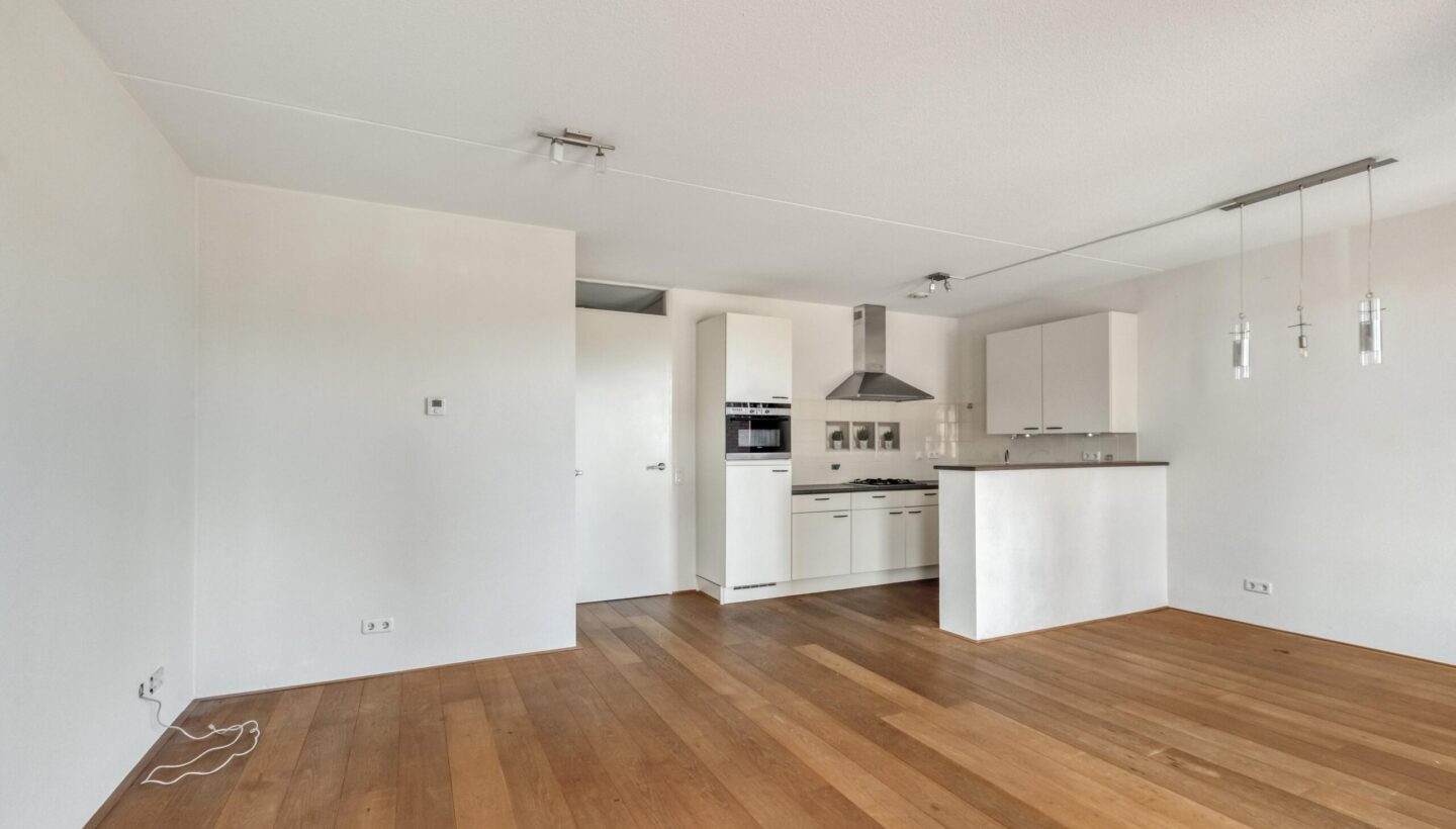 Appartement te koop: IJsbaankade 15, Huizen