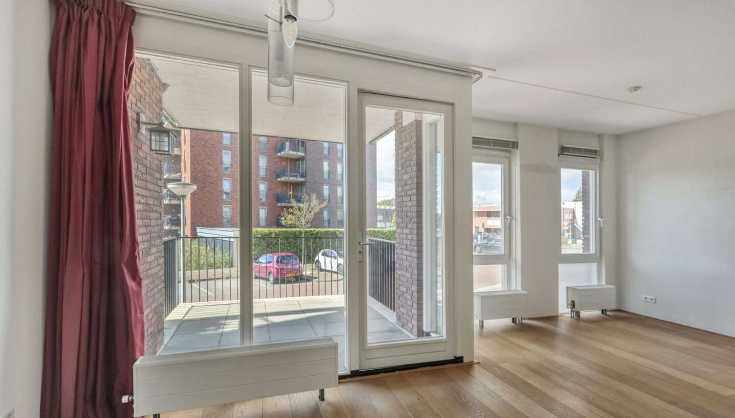 Appartement te koop: IJsbaankade 15, Huizen