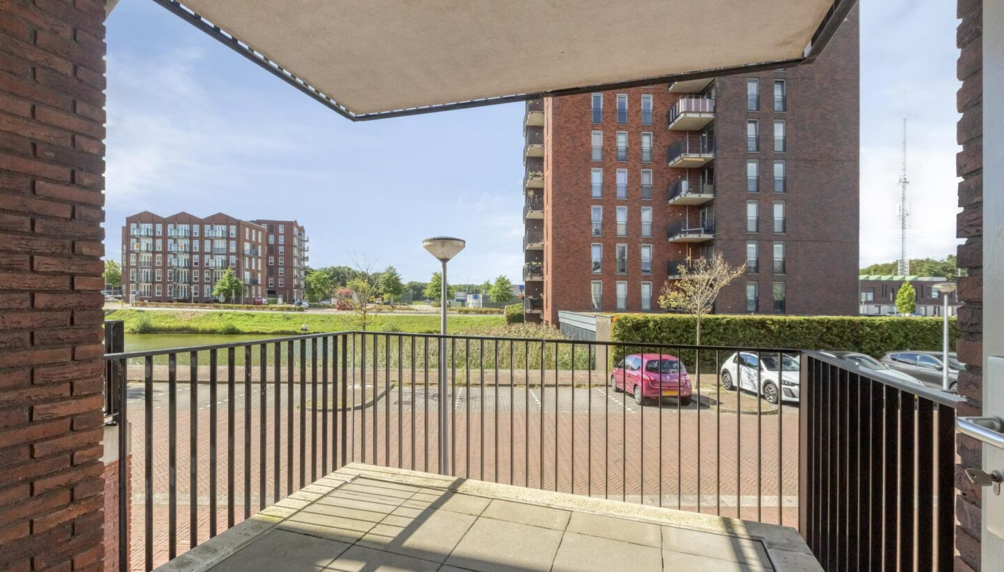 Appartement te koop: IJsbaankade 15, Huizen