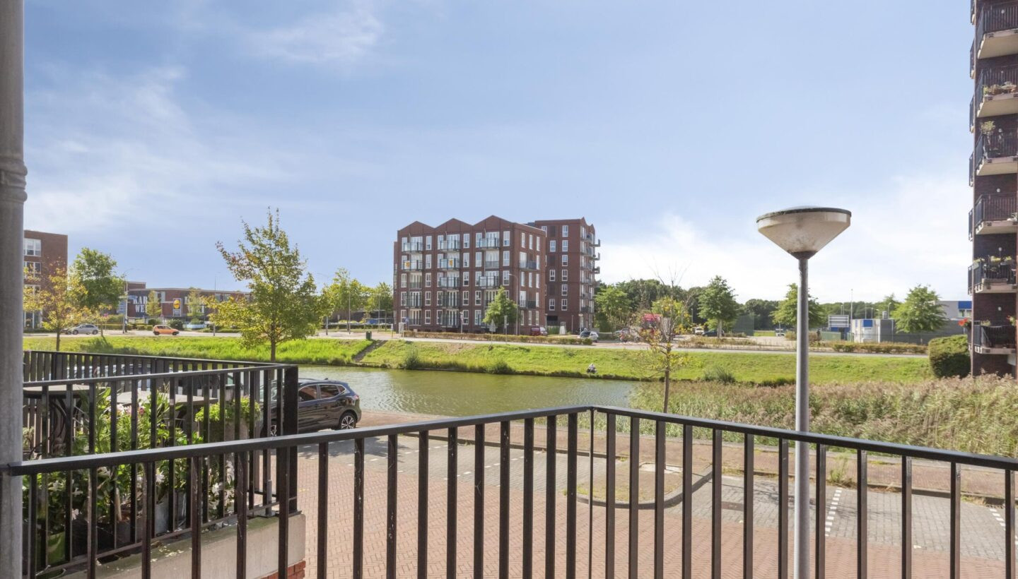 Appartement te koop: IJsbaankade 15, Huizen