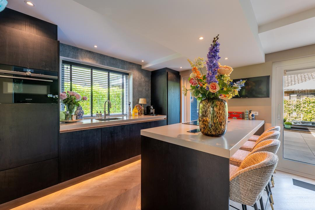 Hoekwoning te koop: De Ruyterstraat 31, Huizen