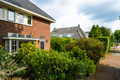 De Ruyterst. 48