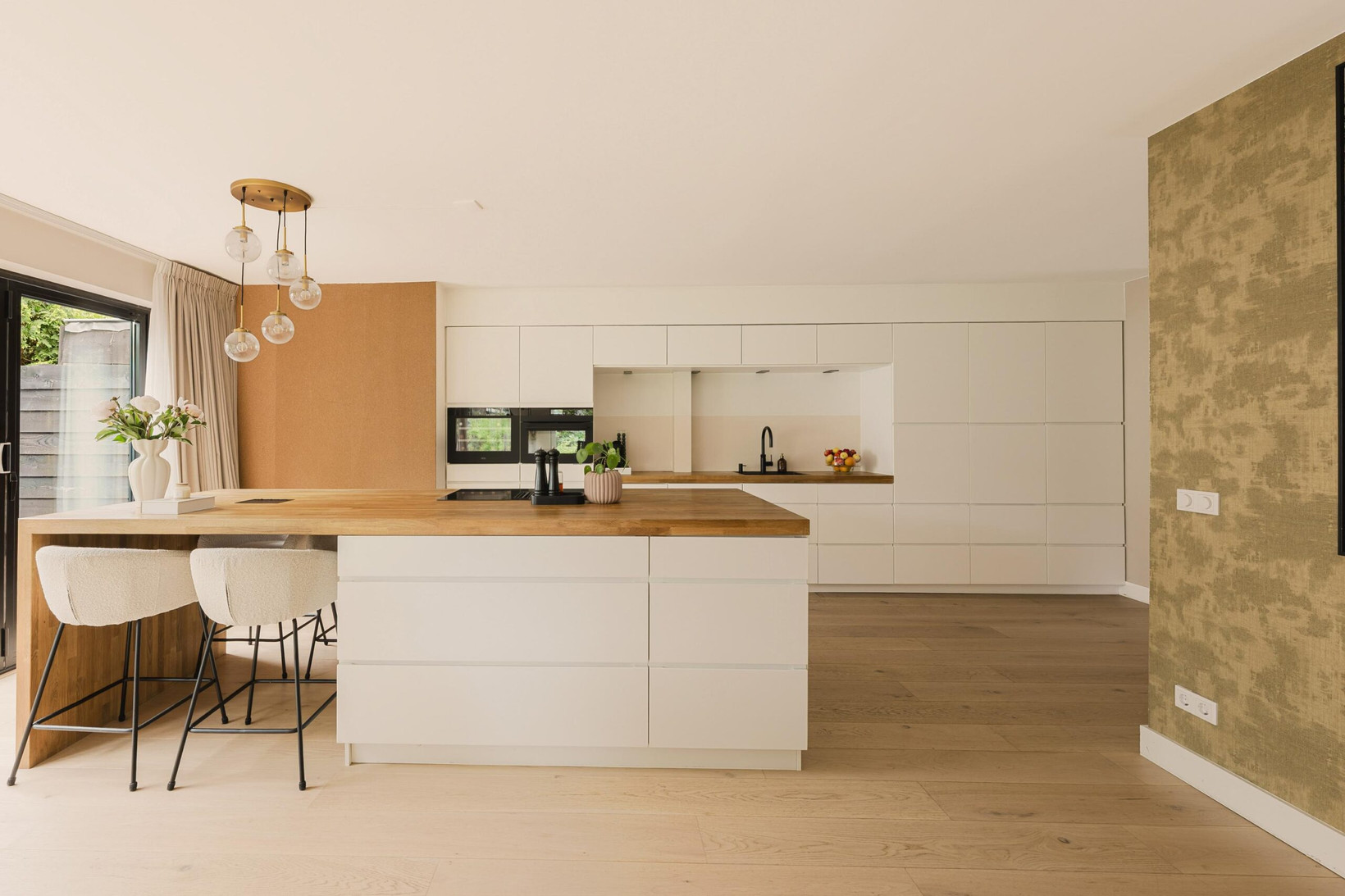 Woning te koop: Trompstraat 2, Huizen