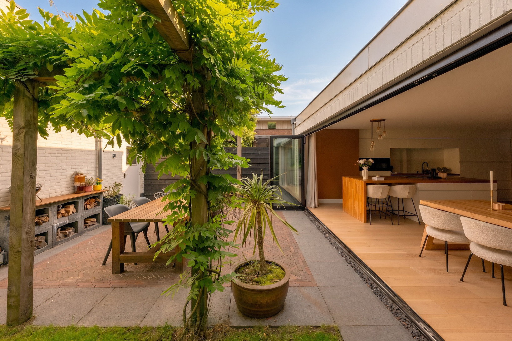 Woning te koop: Trompstraat 2, Huizen