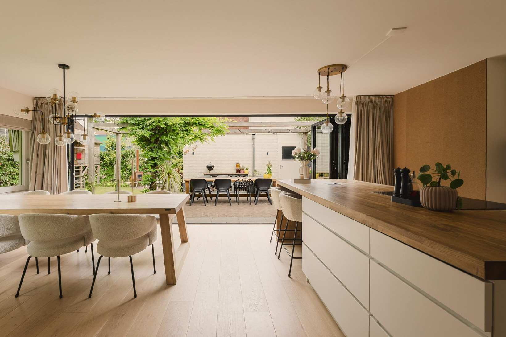 Woning te koop: Trompstraat 2, Huizen