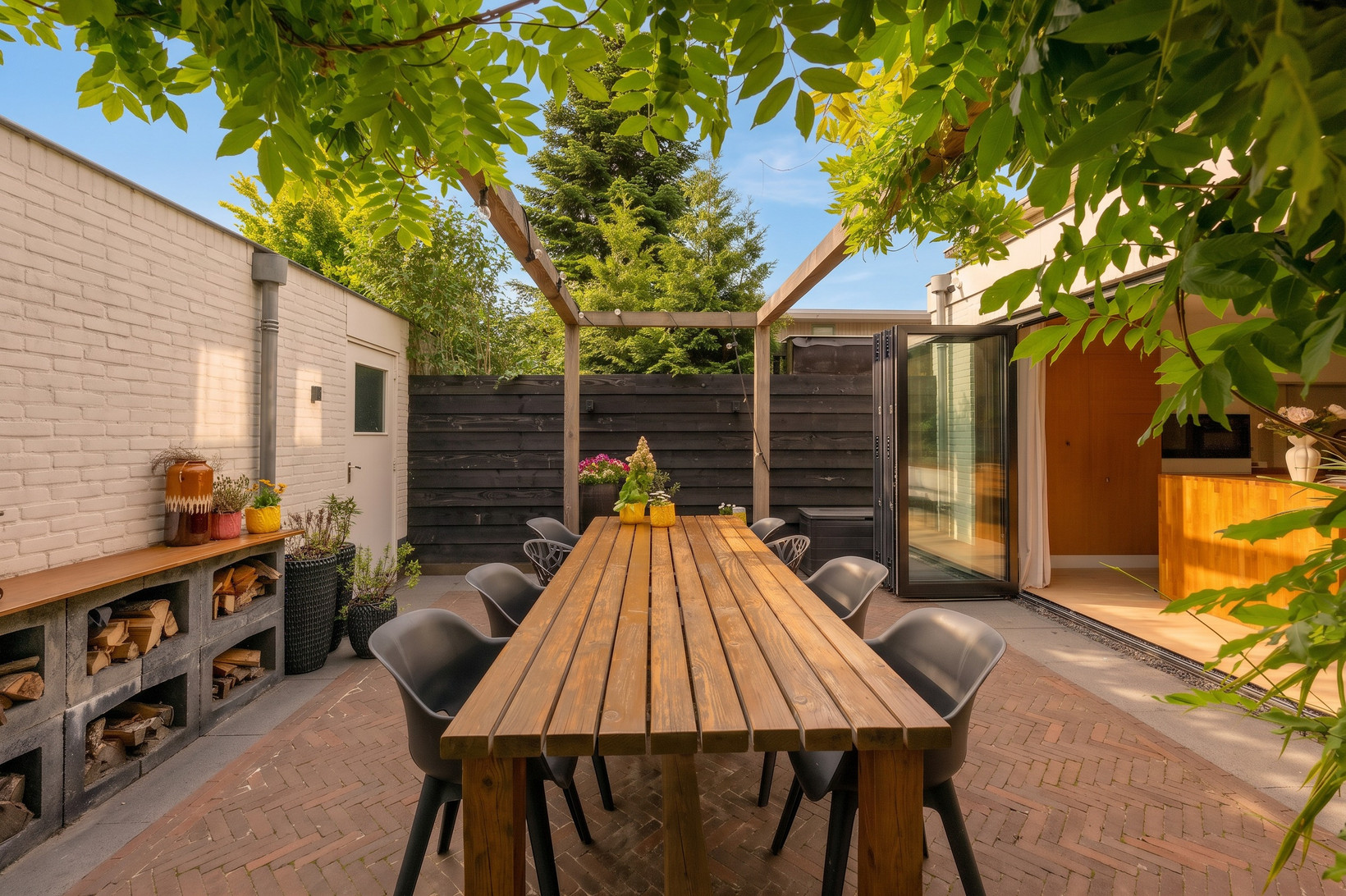 Woning te koop: Trompstraat 2, Huizen