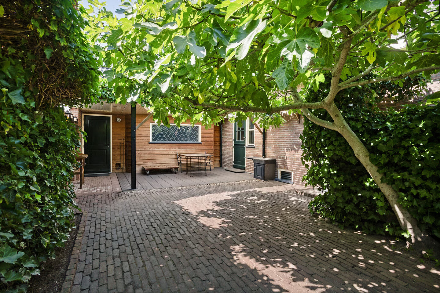 Twee-onder-één-kap te koop: Veldweg 1, Huizen