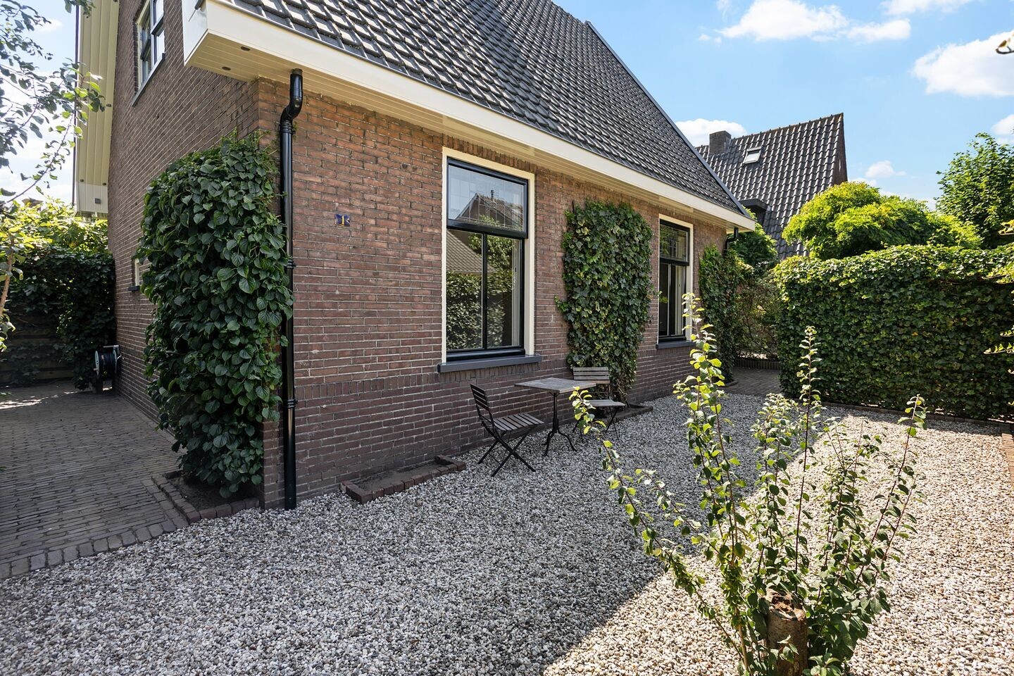 Twee-onder-één-kap te koop: Veldweg 1, Huizen