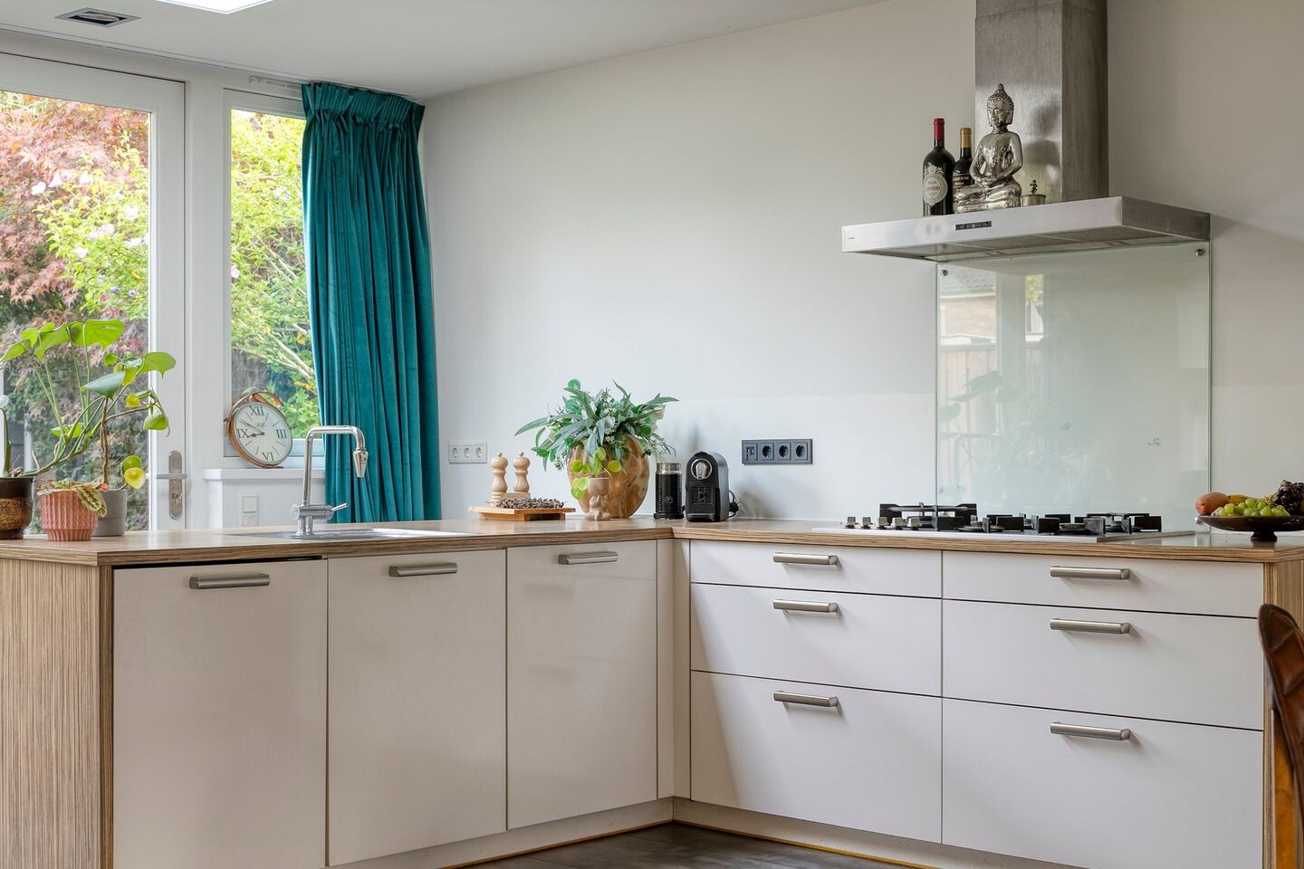 Hoekwoning te koop: Jacob van Wassenaerstraat 28, Huizen