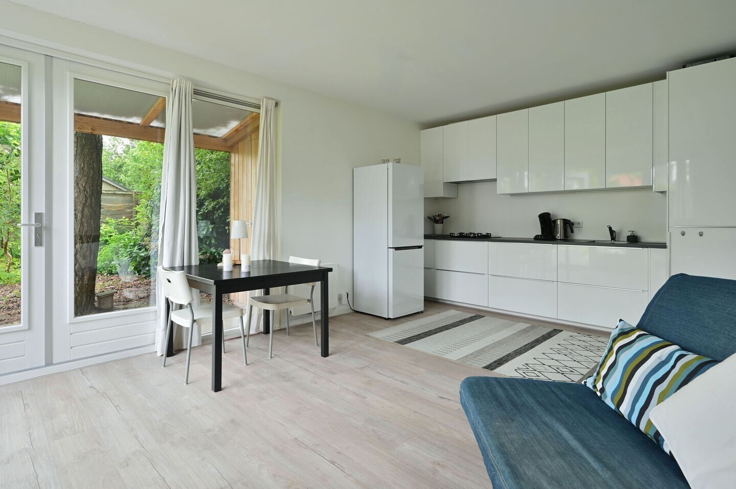 Twee-onder-één-kap te koop: Hooghuizenweg 25, Huizen