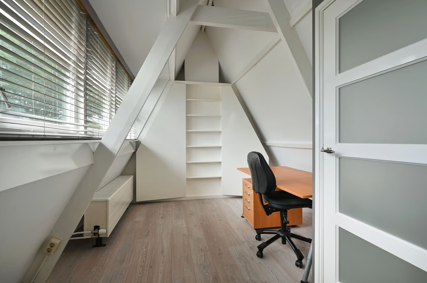 Twee-onder-één-kap te koop: Hooghuizenweg 25, Huizen