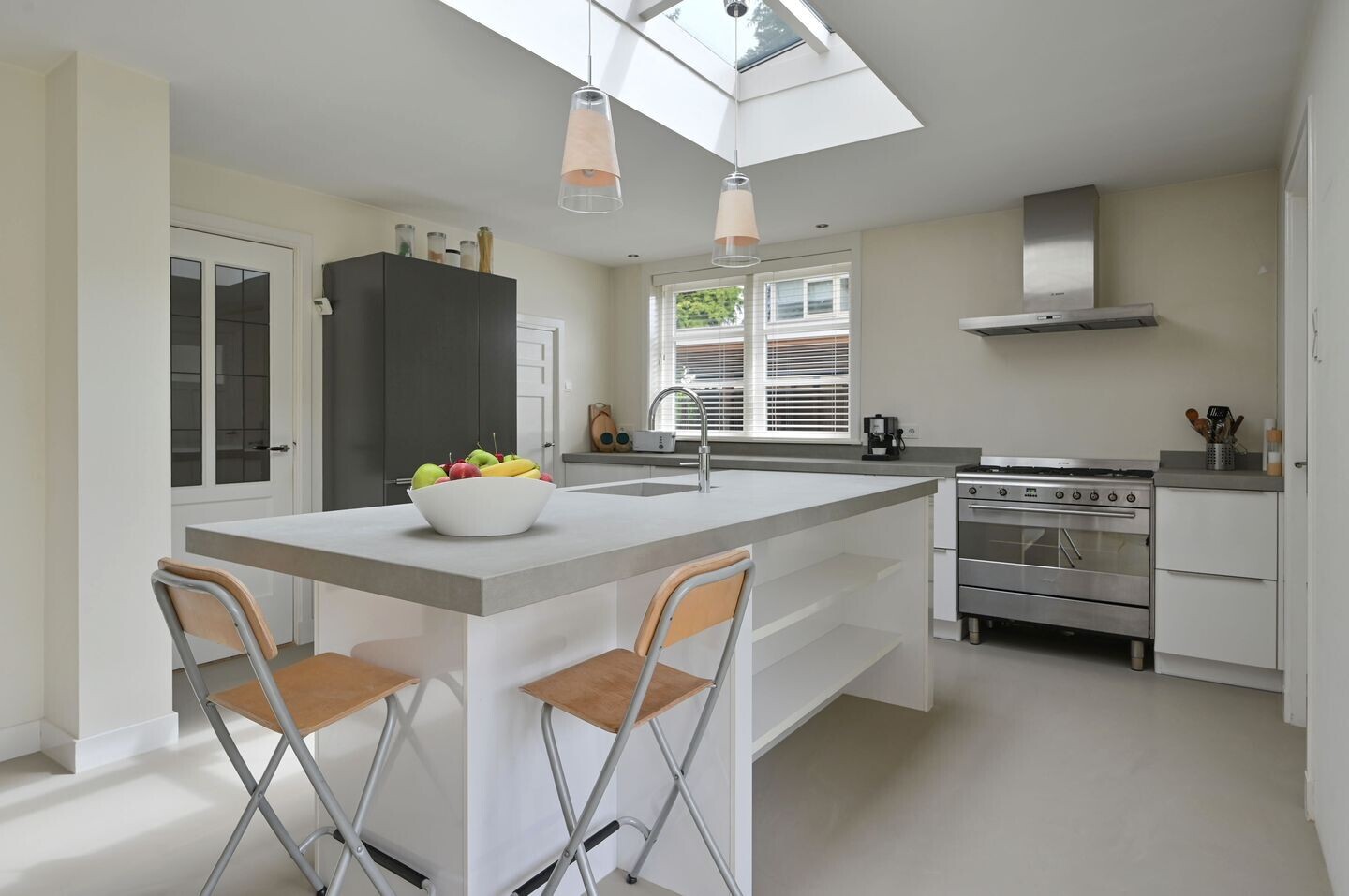 Twee-onder-één-kap te koop: Hooghuizenweg 25, Huizen
