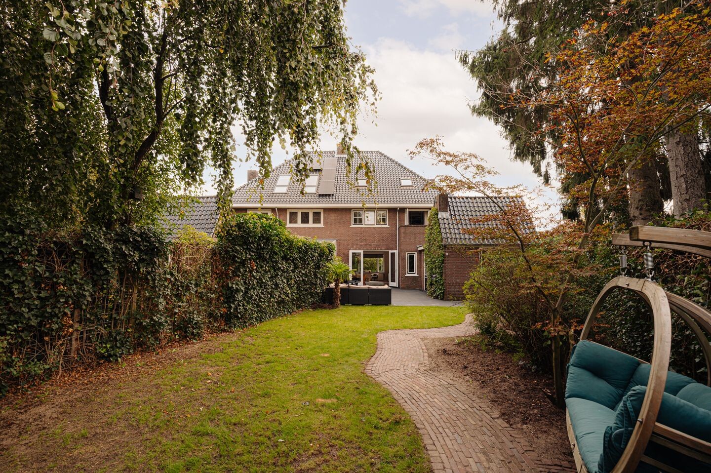 Twee-onder-één-kap te koop: Van Hogendorplaan 10, Huizen