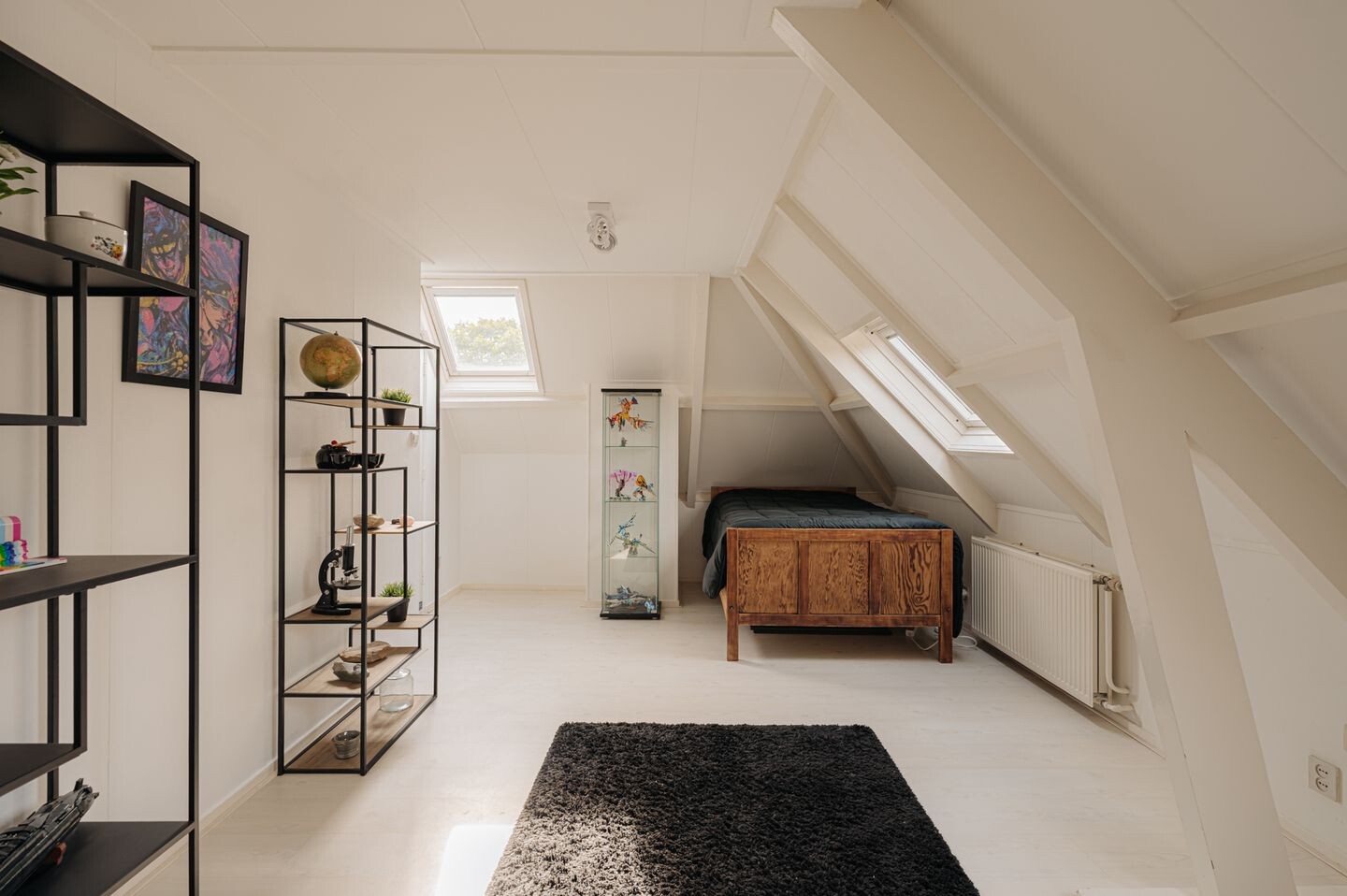 Twee-onder-één-kap te koop: Van Hogendorplaan 10, Huizen