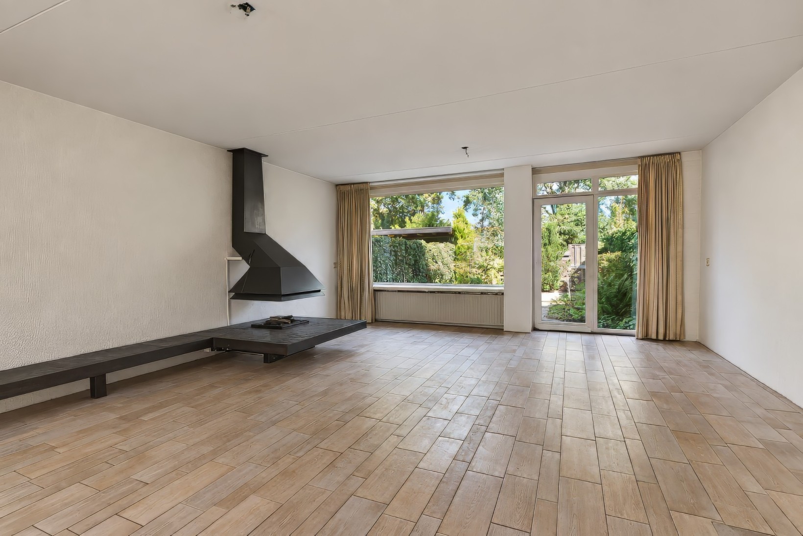 Tussenwoning te koop: Weegbree 12, Huizen