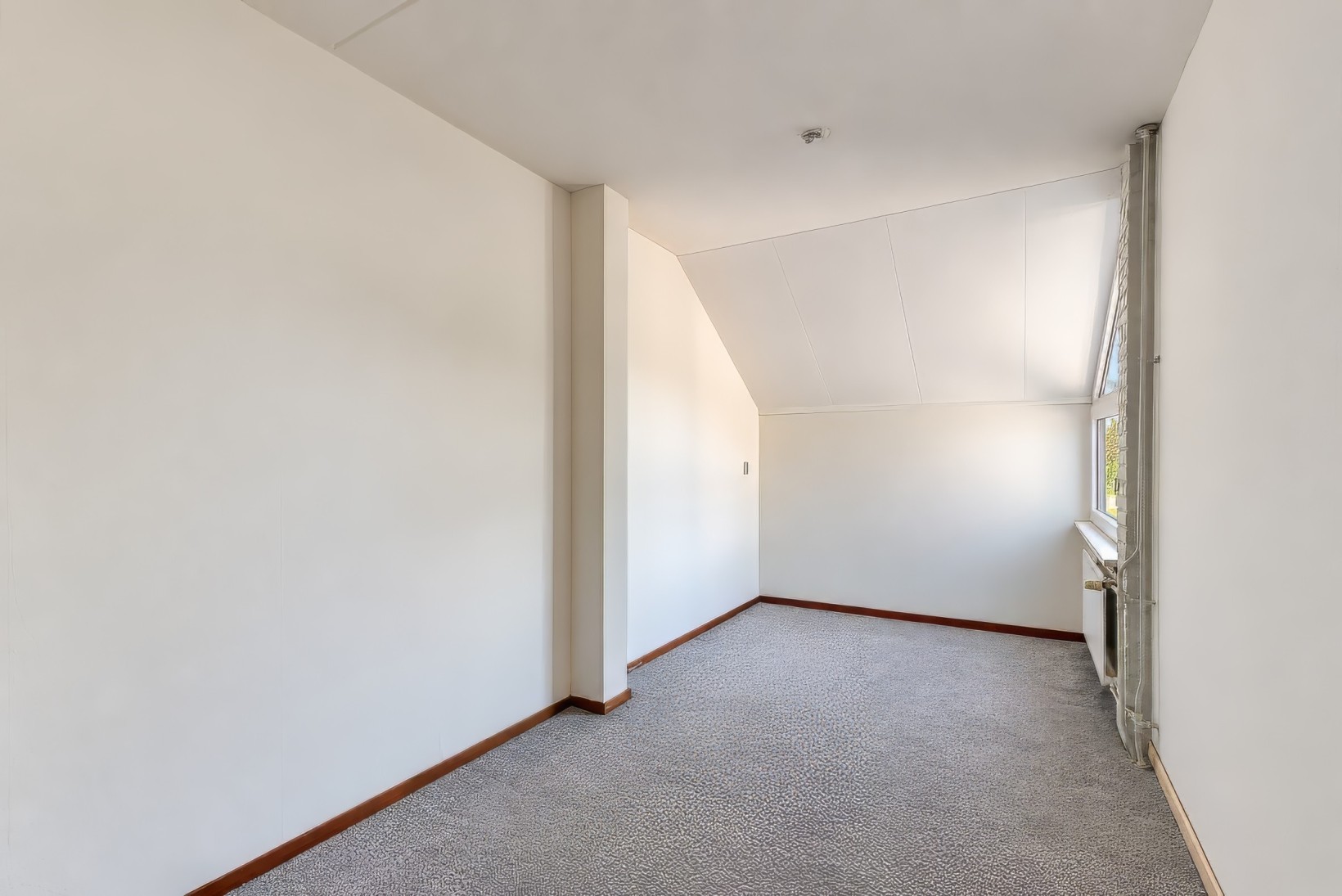 Tussenwoning te koop: Weegbree 12, Huizen