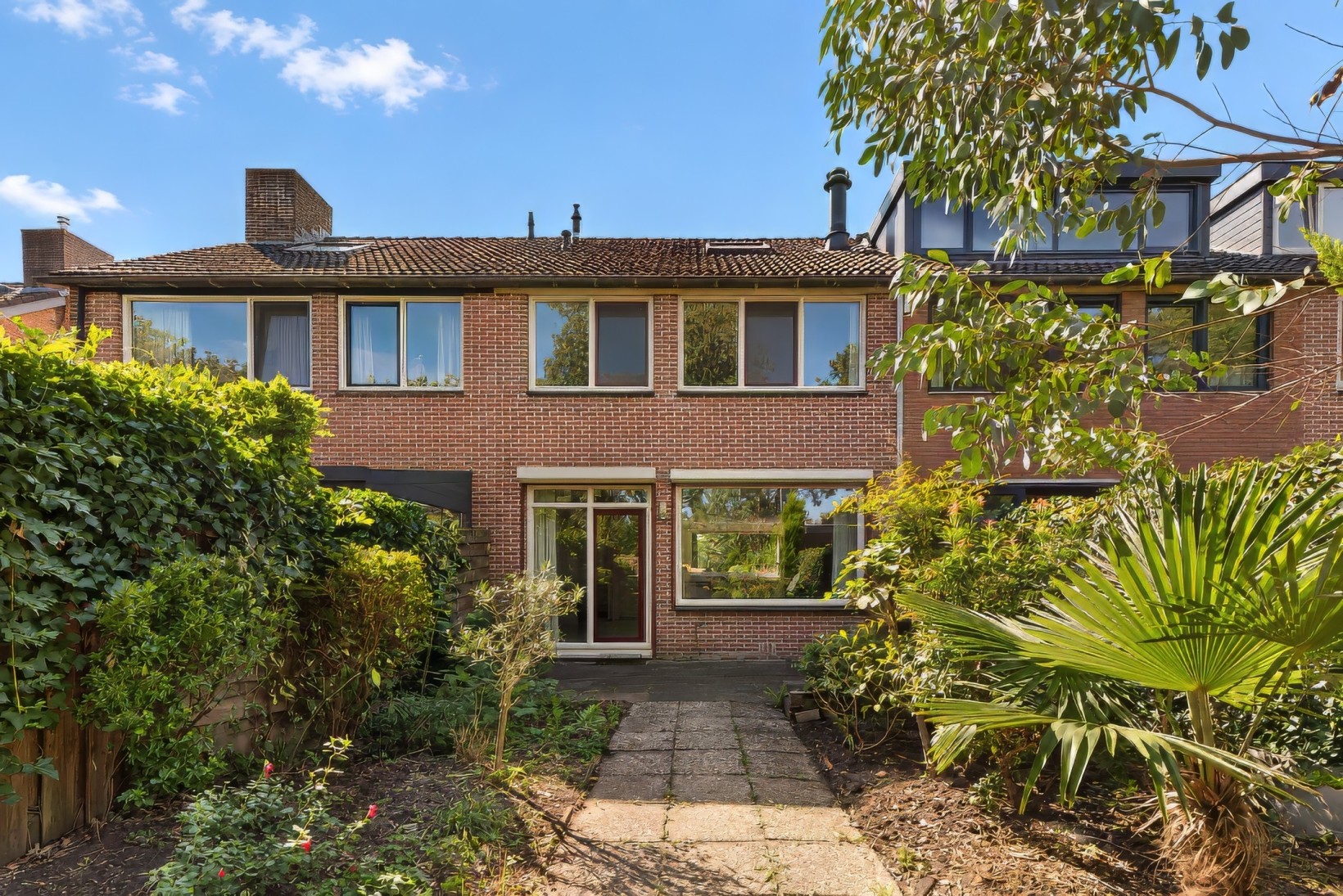 Tussenwoning te koop: Weegbree 12, Huizen