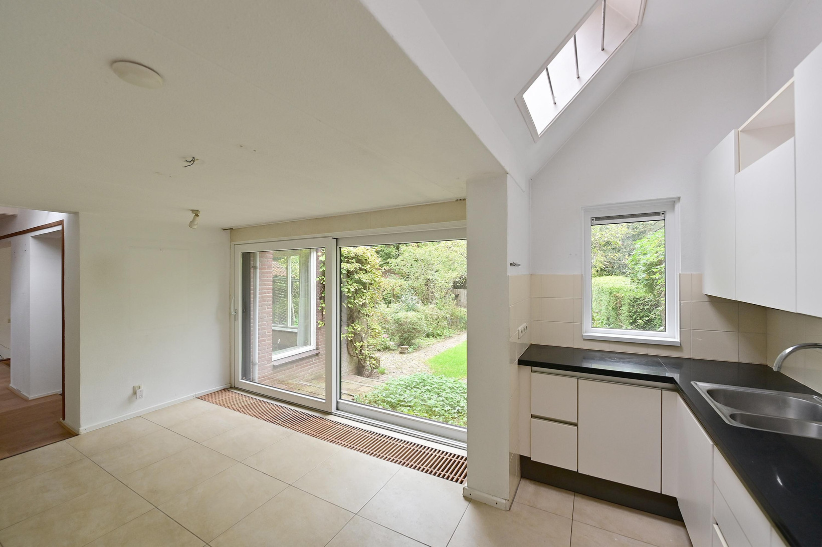 Tussenwoning te koop: Ree 24, Huizen