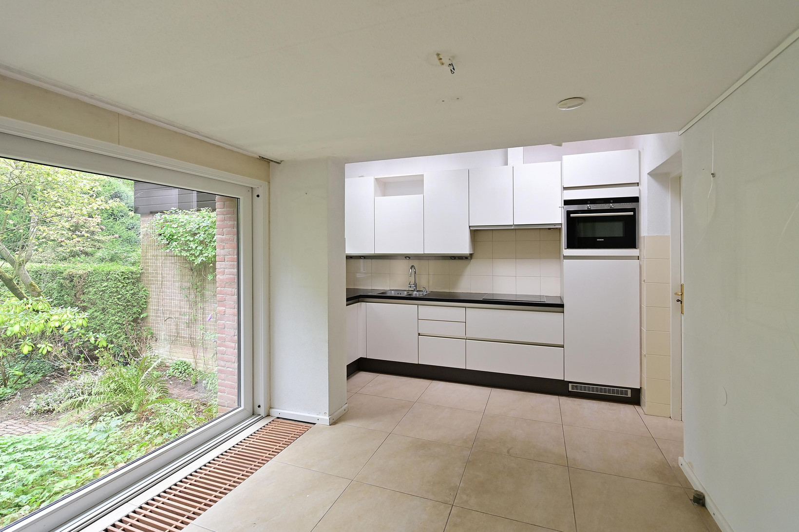 Tussenwoning te koop: Ree 24, Huizen