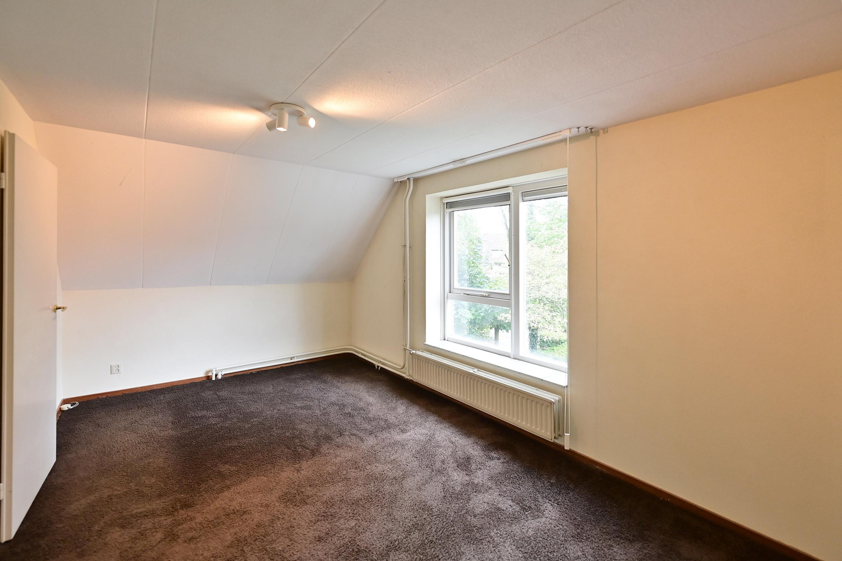 Tussenwoning te koop: Ree 24, Huizen