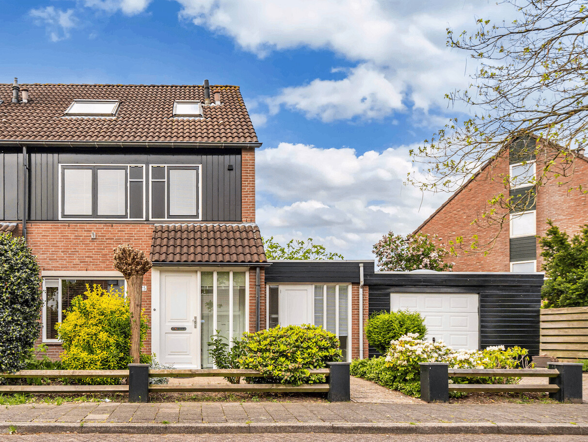 Hoekwoning te koop: Kamperzand 25, Huizen