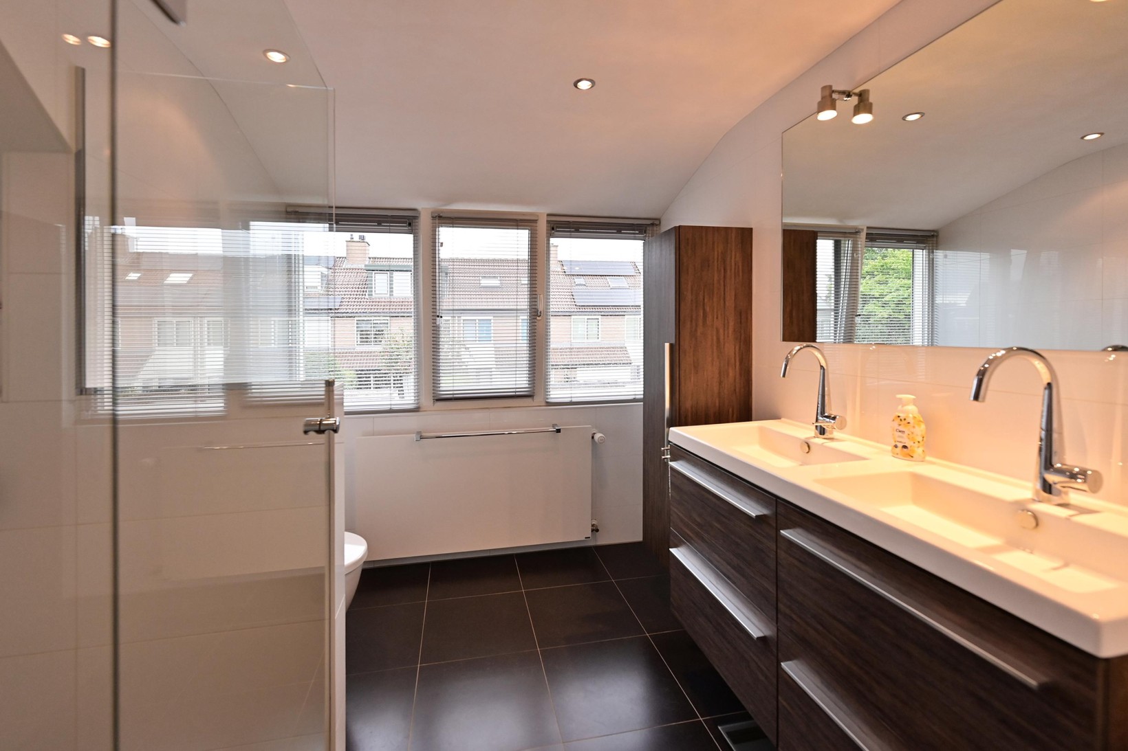 Tussenwoning te koop: Salland 49, Huizen