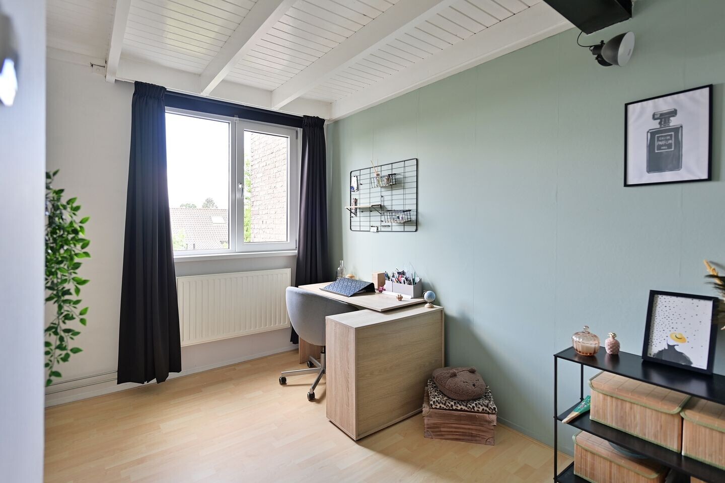Tussenwoning te koop: Hoofdweg 50, Huizen