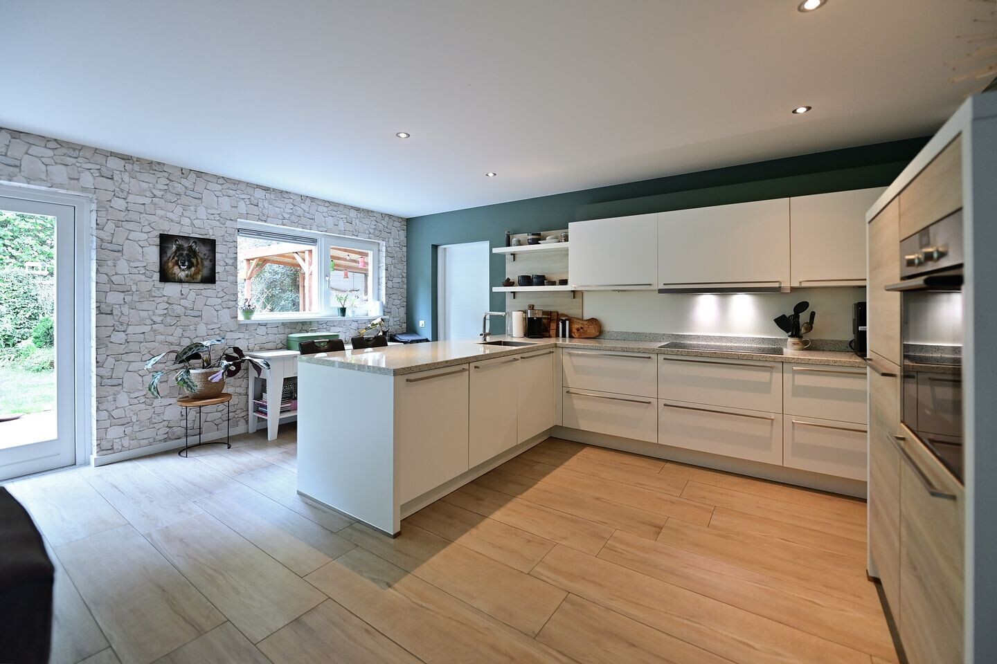 Tussenwoning te koop: Hoofdweg 50, Huizen