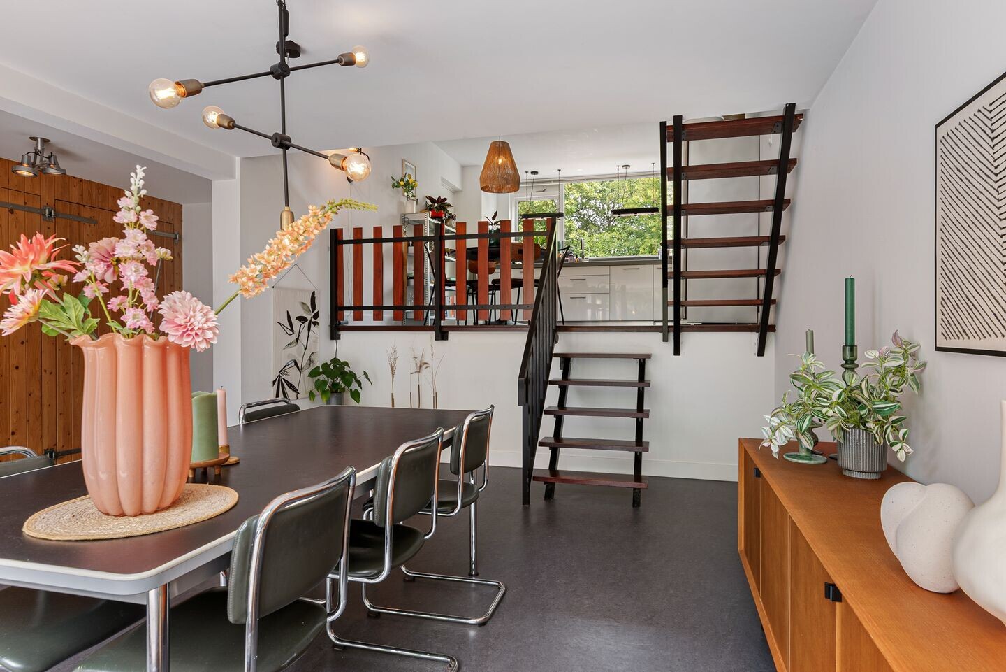 Tussenwoning te koop: Want 75, Huizen