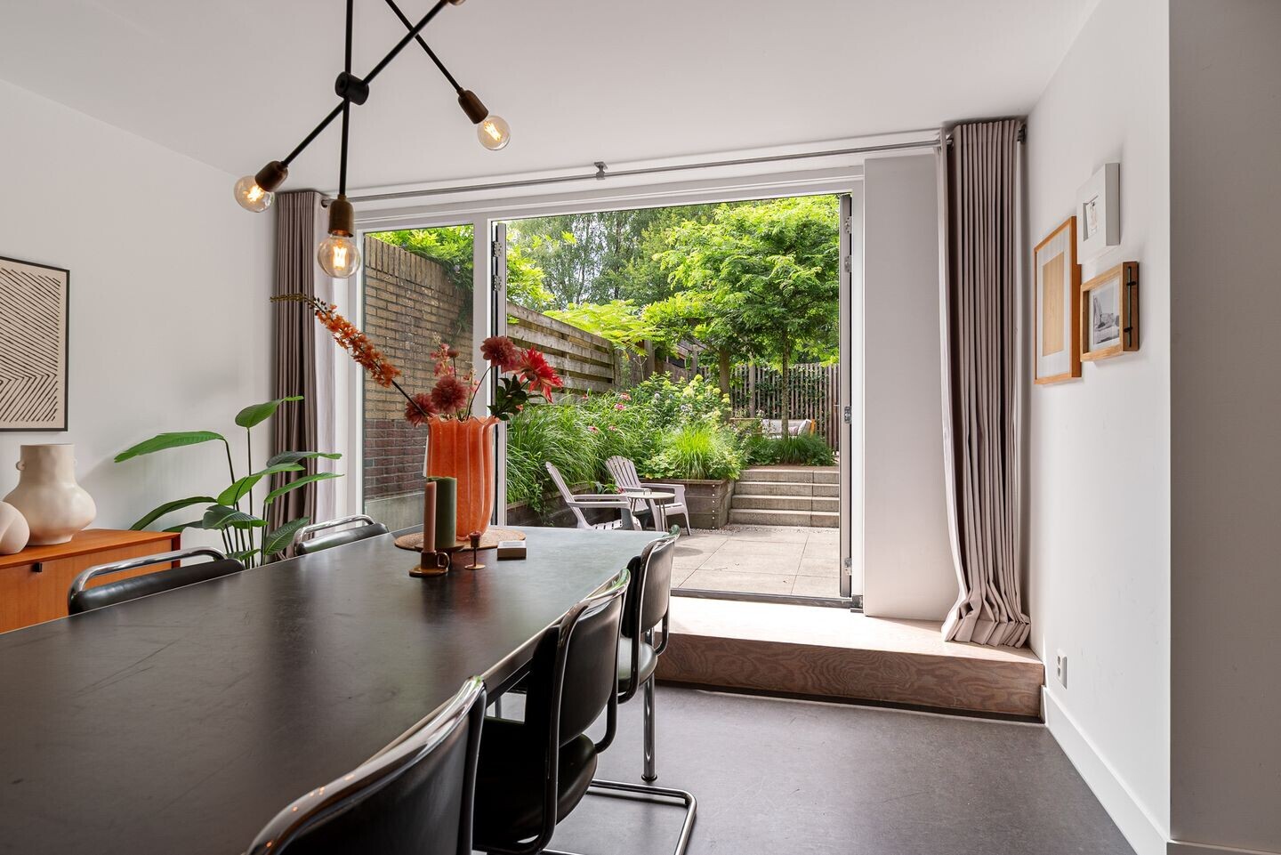 Tussenwoning te koop: Want 75, Huizen