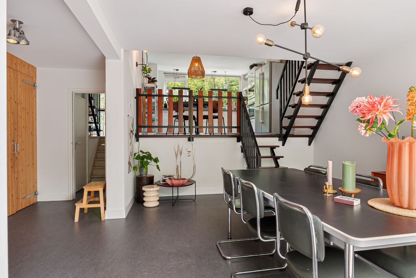 Tussenwoning te koop: Want 75, Huizen