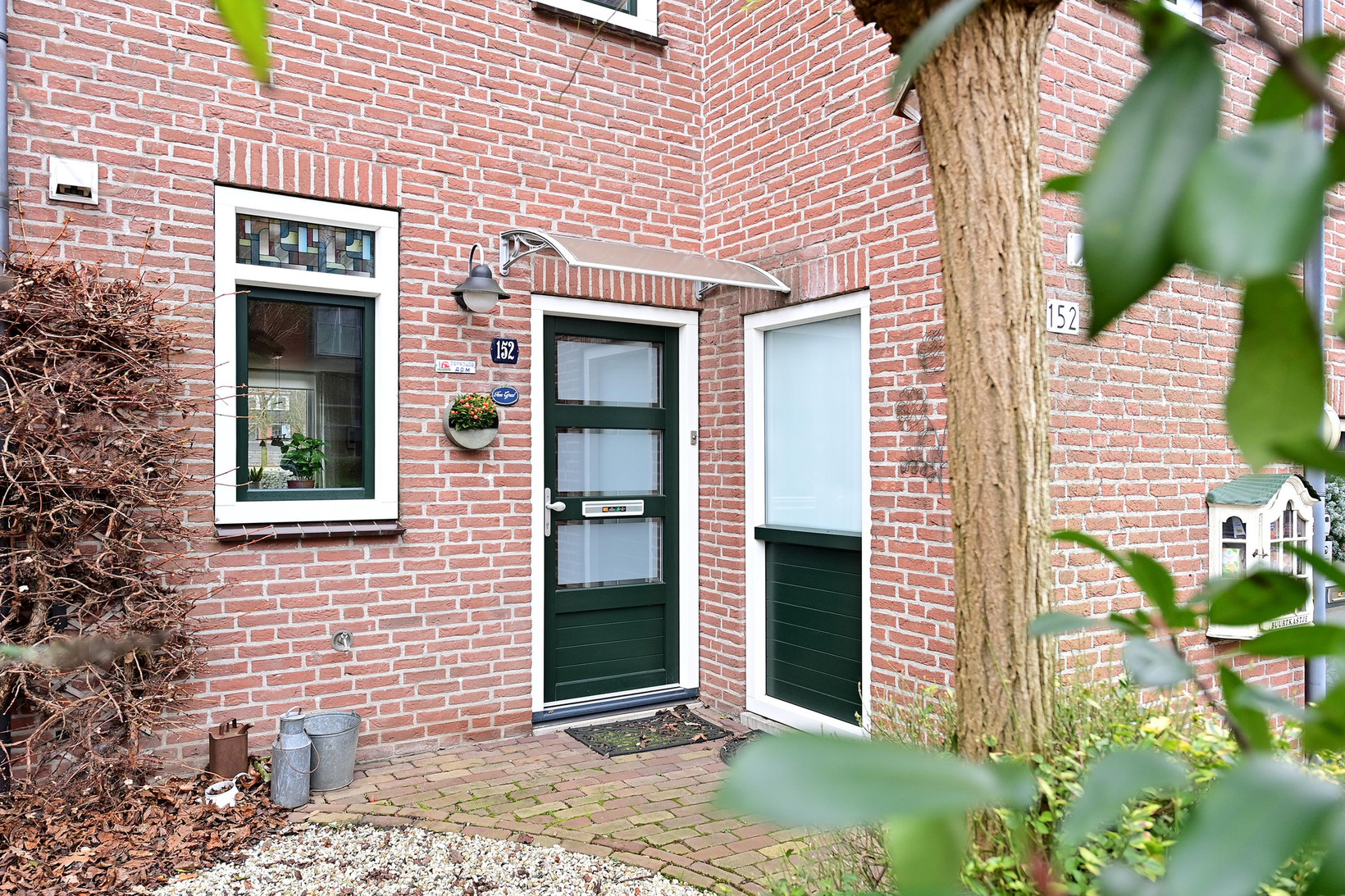 Tussenwoning te koop: Gooierserf 152, Huizen