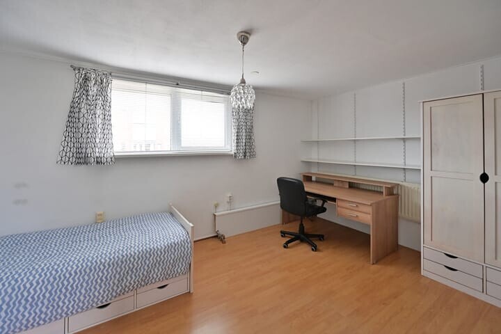 Tussenwoning te koop: Gooierserf 152, Huizen