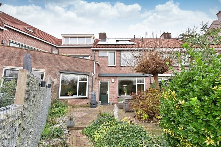 Tussenwoning te koop: Gooierserf 152, Huizen