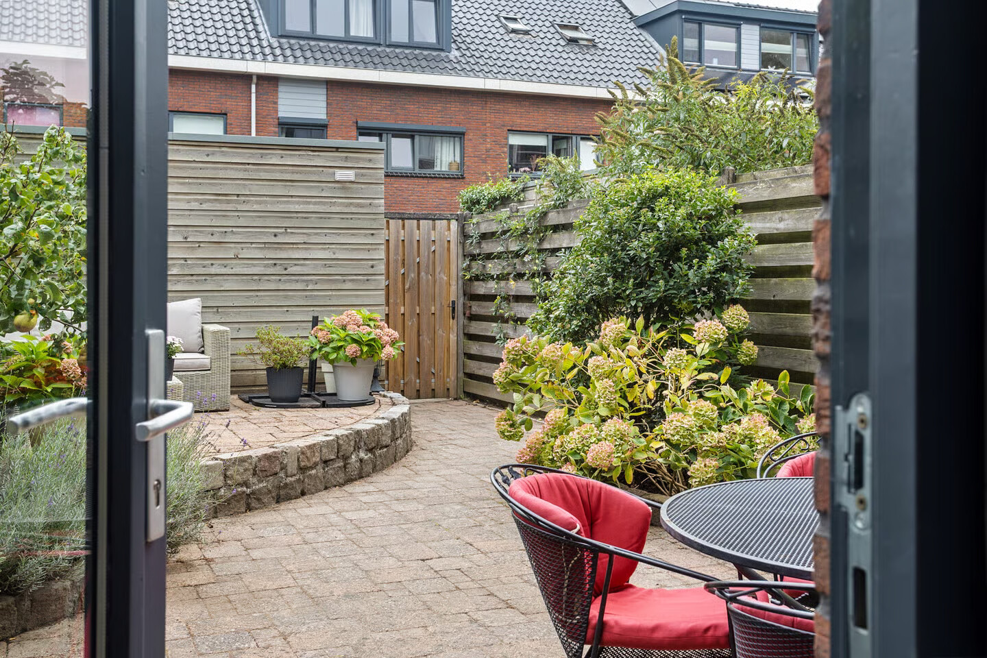 Tussenwoning te koop: Graaf Gerolf 5, Huizen