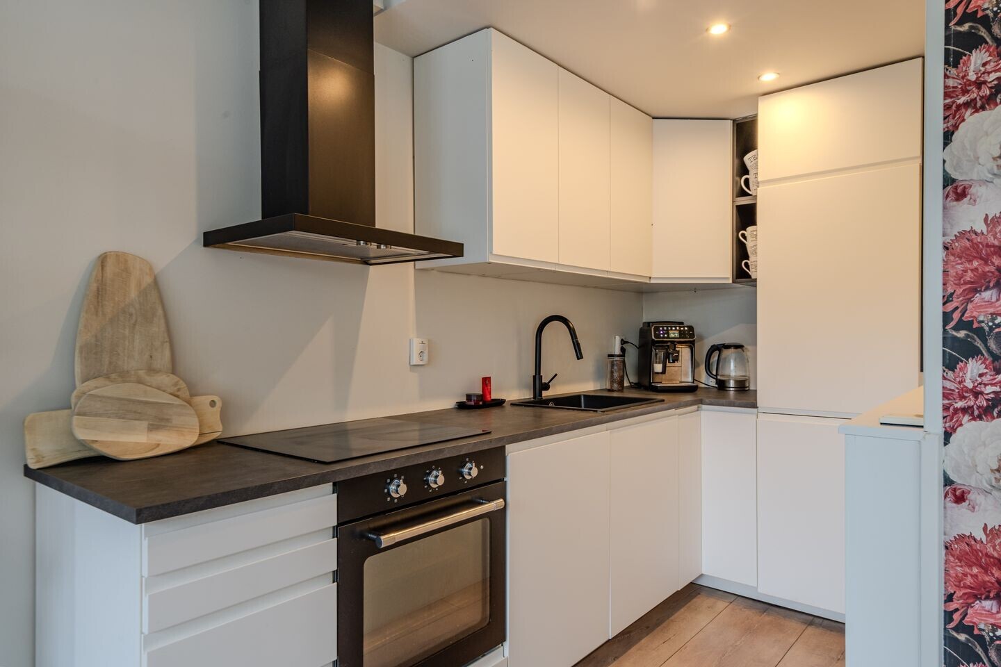 Appartement te koop: Graaf Floris 26, Huizen