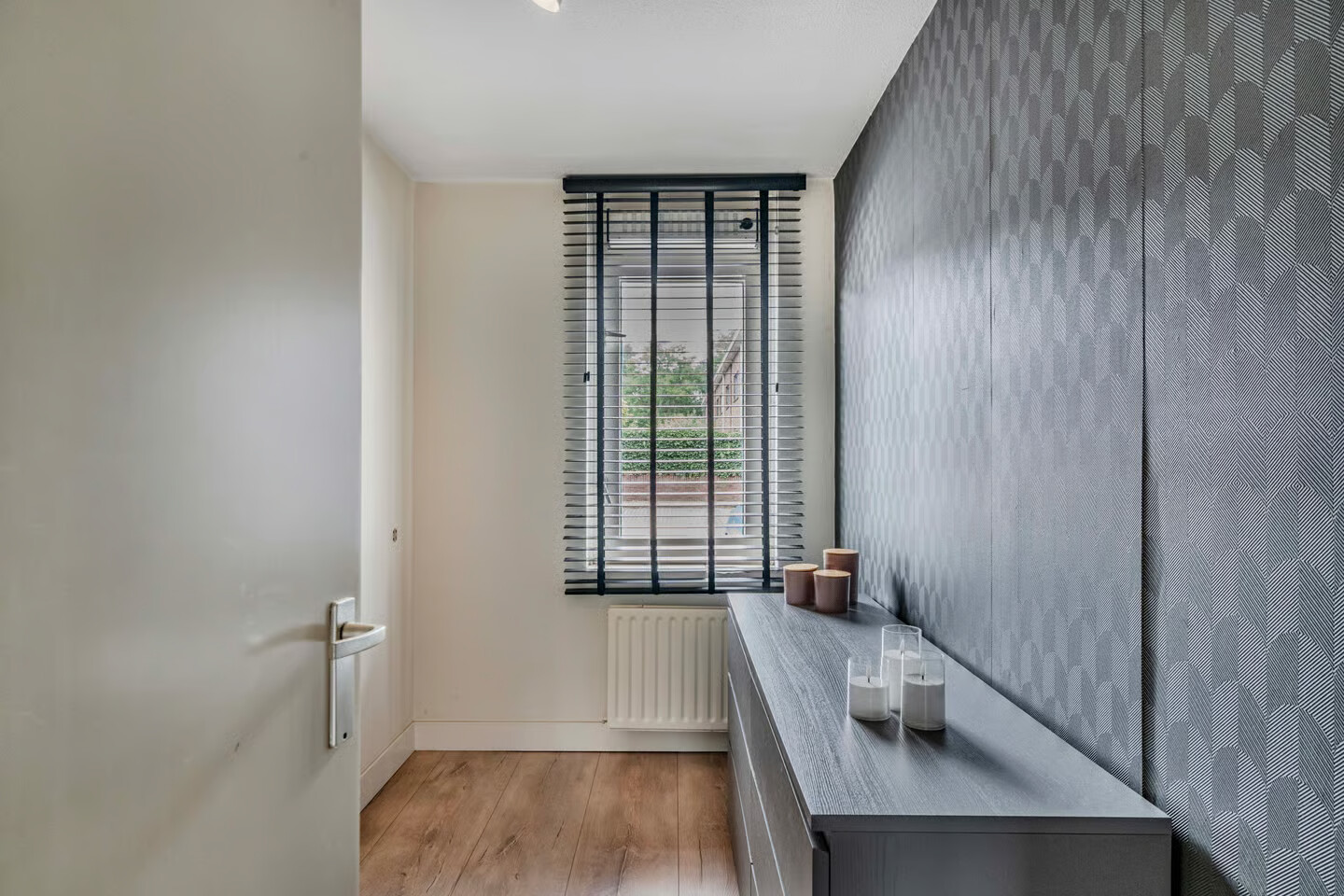 Appartement te koop: Graaf Floris 26, Huizen