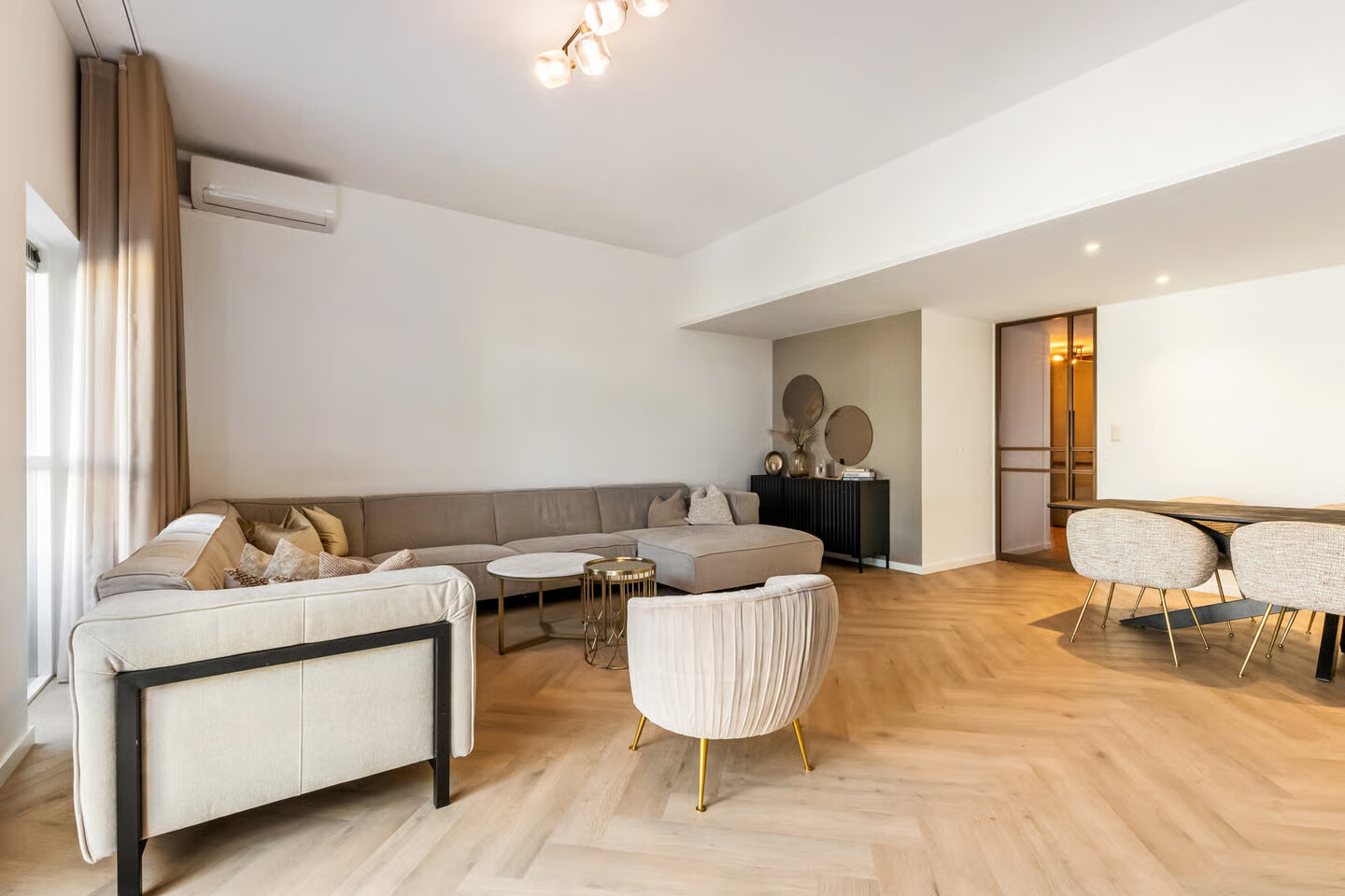 Tussenwoning te koop: Jimi Hendrixstraat 18, Almere