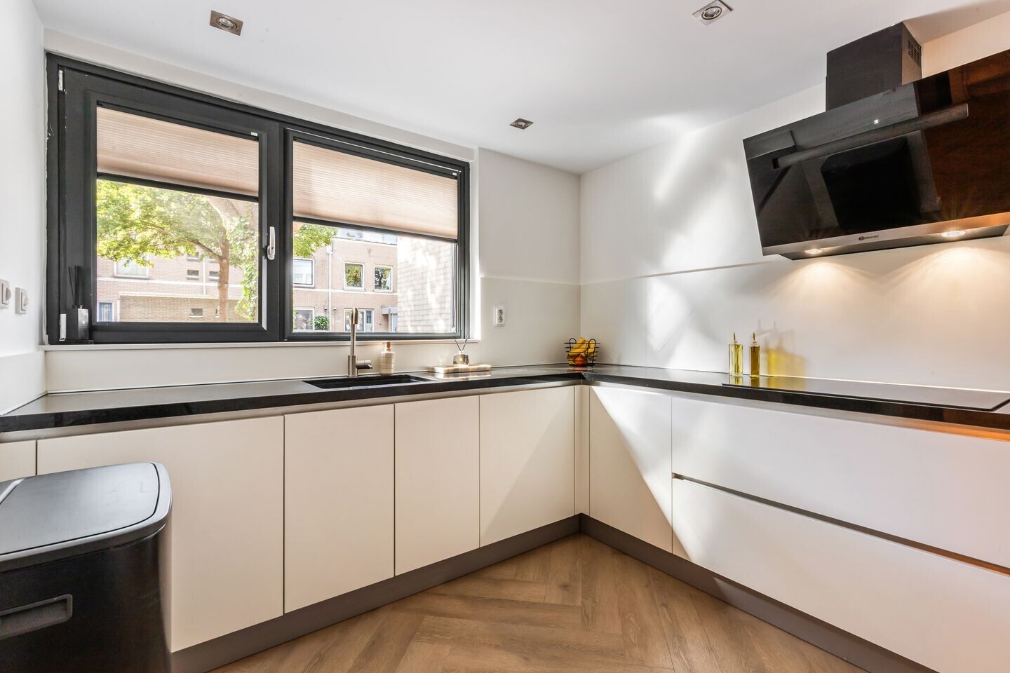 Tussenwoning te koop: Jimi Hendrixstraat 18, Almere