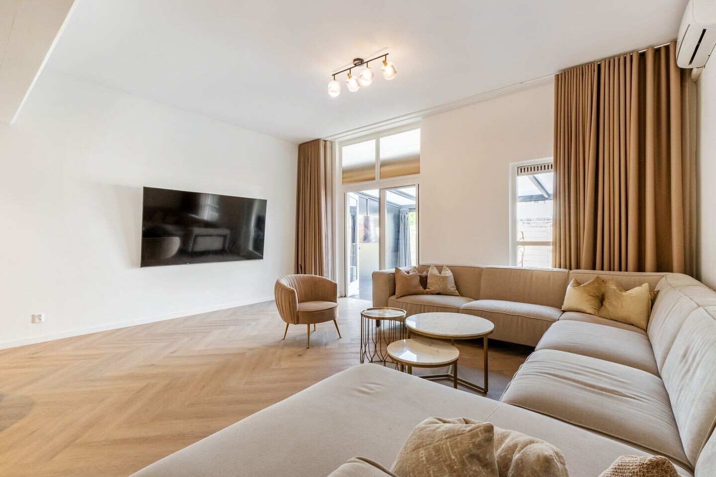 Tussenwoning te koop: Jimi Hendrixstraat 18, Almere