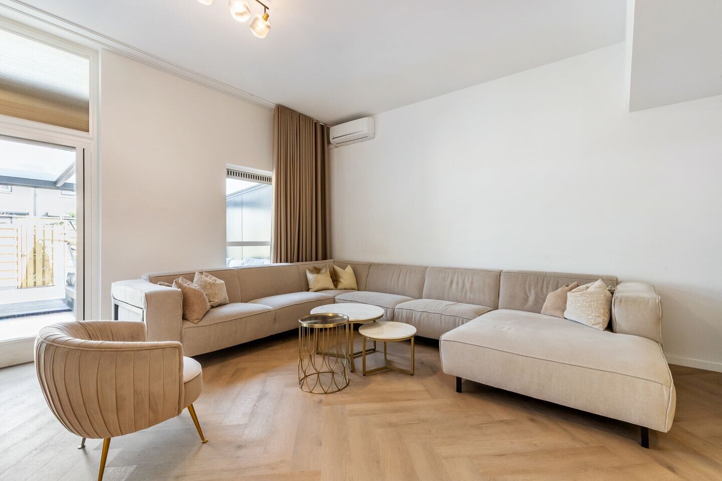 Tussenwoning te koop: Jimi Hendrixstraat 18, Almere