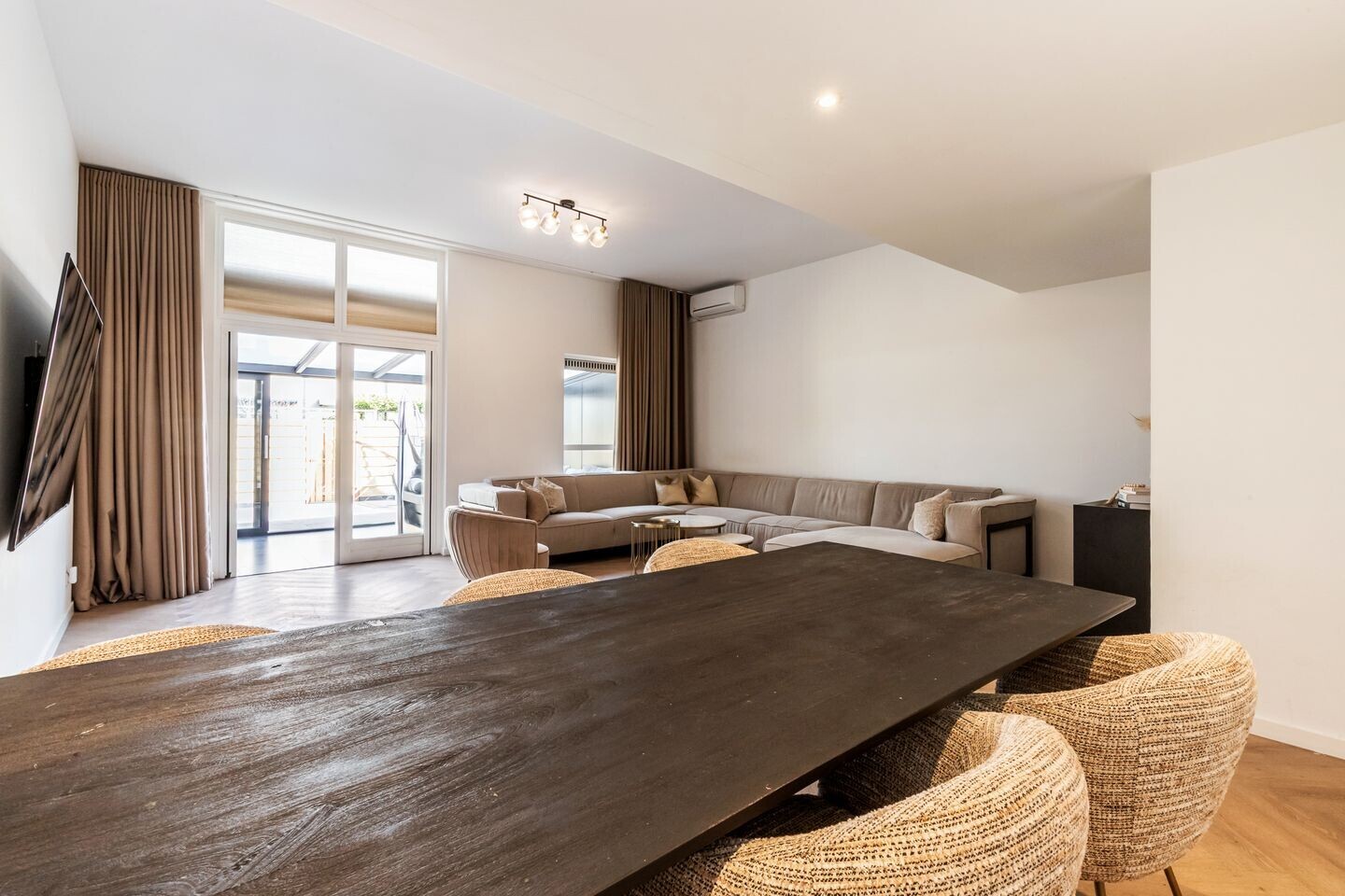Tussenwoning te koop: Jimi Hendrixstraat 18, Almere