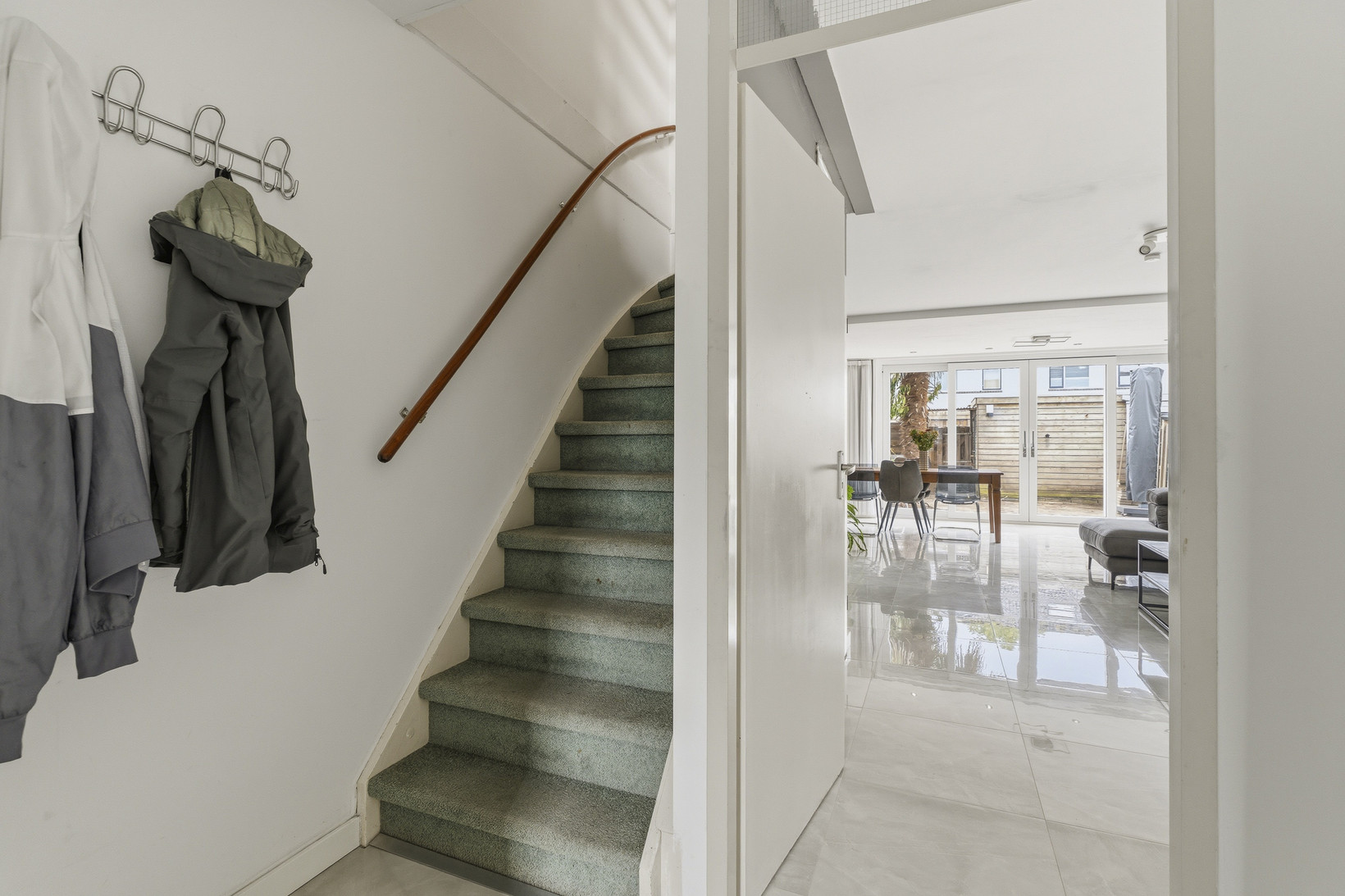 Tussenwoning te koop: Carusostraat 12, Almere