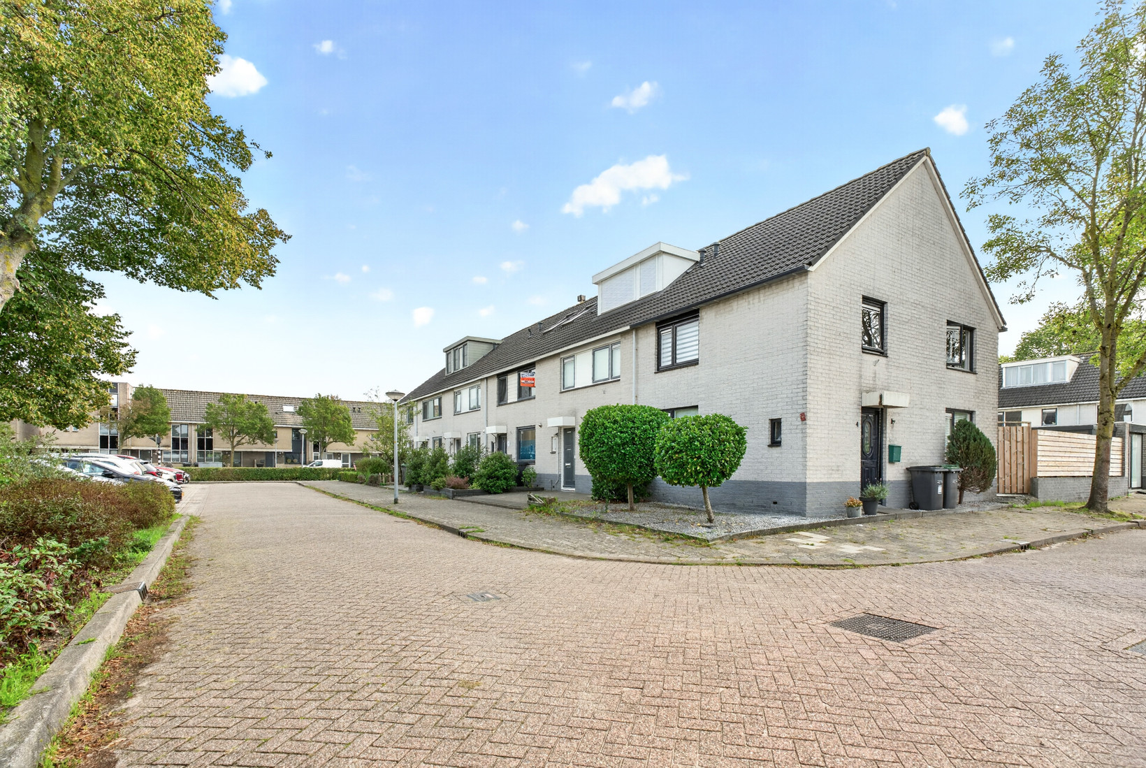Tussenwoning te koop: Carusostraat 12, Almere