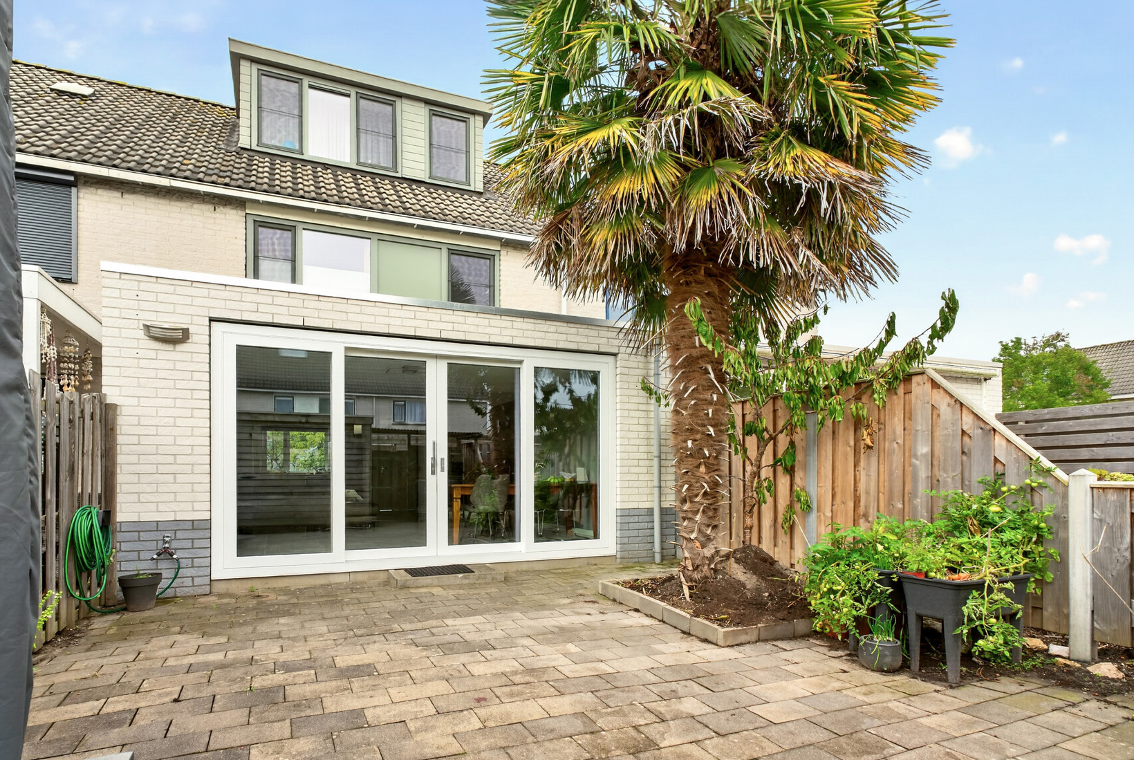 Tussenwoning te koop: Carusostraat 12, Almere