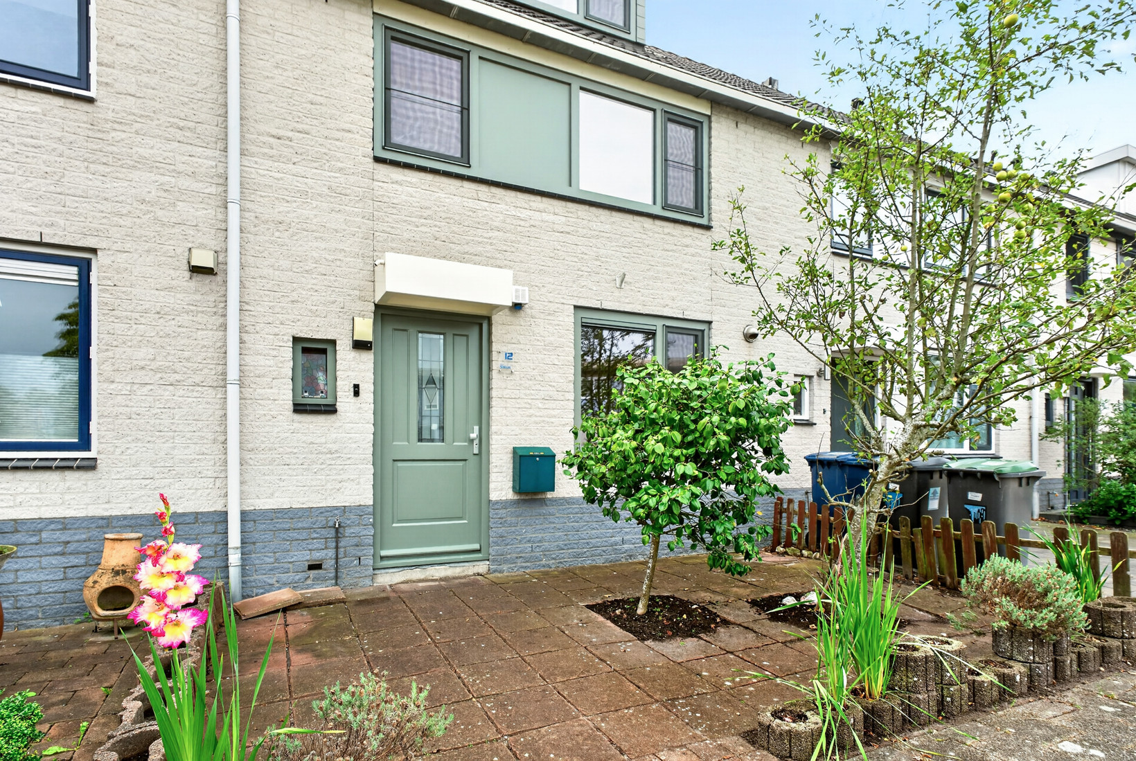 Tussenwoning te koop: Carusostraat 12, Almere
