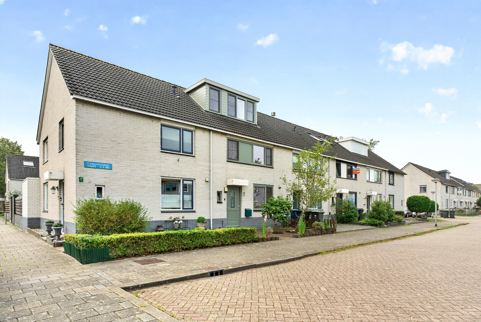 Tussenwoning te koop: Carusostraat 12, Almere
