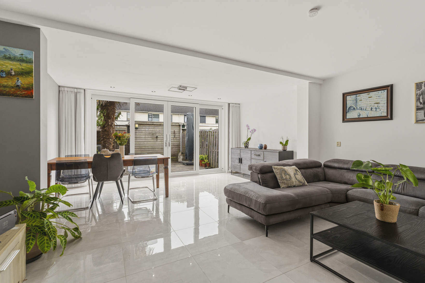 Tussenwoning te koop: Carusostraat 12, Almere